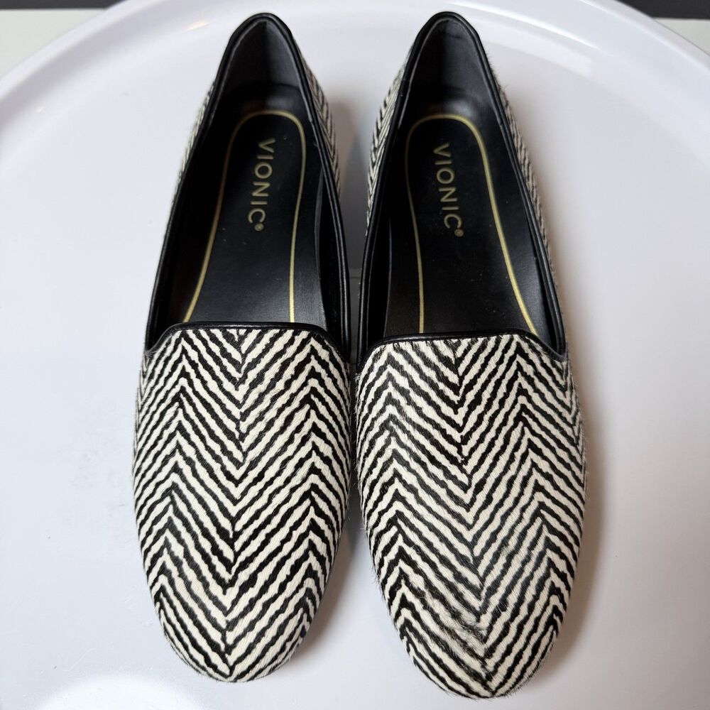Vionic Willa Loafers Women 7 Zebra Haircalf Leather Black Ivory Slip On Flats